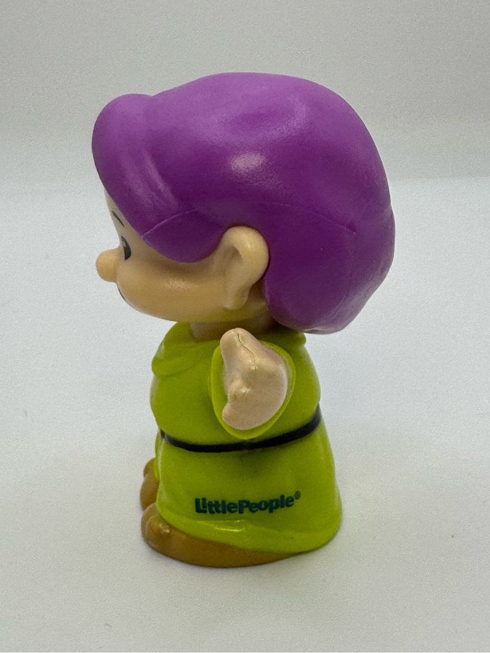 Fisher-Price Little People Disney Snow White Dopey Figure with Kiss Mark - Picture 2 of 2